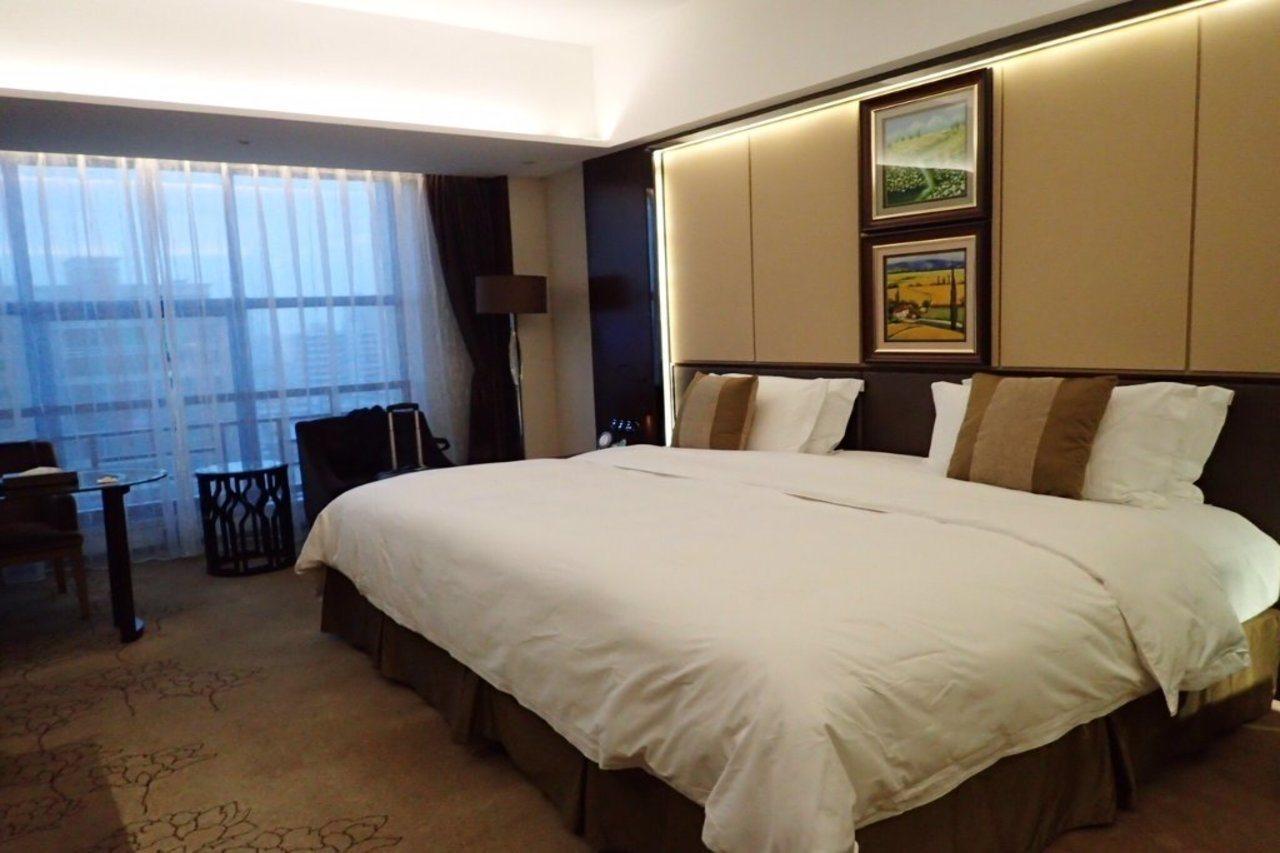 Maoming International Hotel Exteriör bild